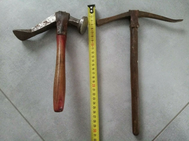 Ancien Outils Art Populaire 2 Marteaux De Tailleur De Pierre