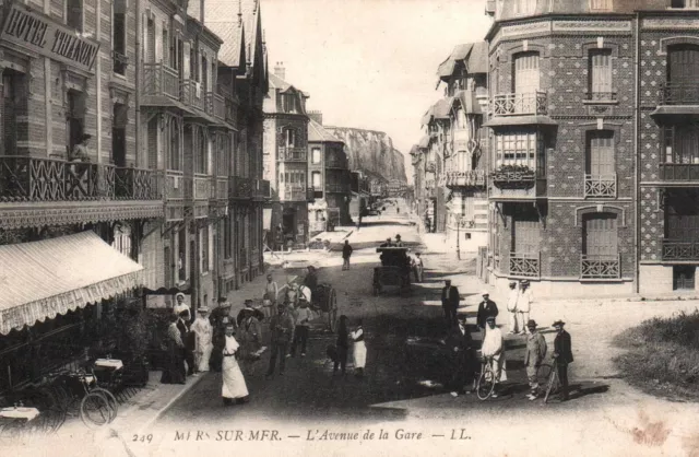 Carte Postale - Mers-Les-Bains - Somme - 80 - L'avenue De La Gare