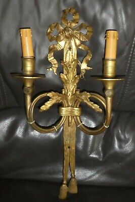 Applique en bronze doré 2 lumières époque Louis XVI à Cor de chasse à gaz noeud