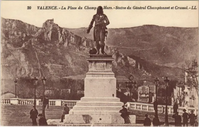 CPA Valence Place du Champ deMars ,Statue General Championnet FRANCE (1091773)