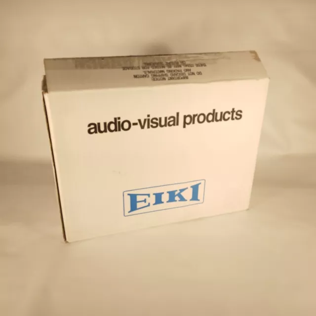 Grabadora/Reproductor de Cassette Portátil EIKI MODELO 3279 NUEVO EN CAJA -4 Puertos para Auriculares