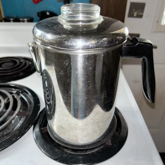 https://www.picclickimg.com/r3QAAOSwJP1lAhQc/Vintage-Flint-Ware-8-Cup-Percolator-Coffee-Pot.webp