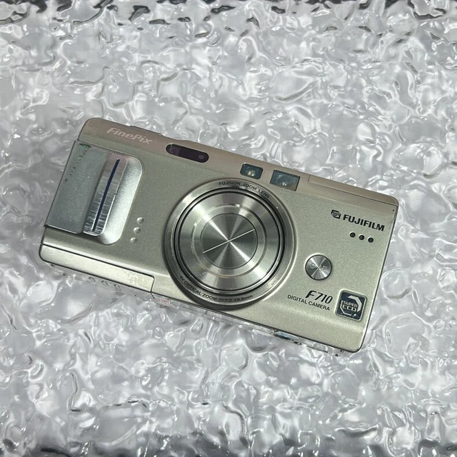 USED] FUJIFILM FINEPIX F710 Digital Camera Silver Untested FUJINON