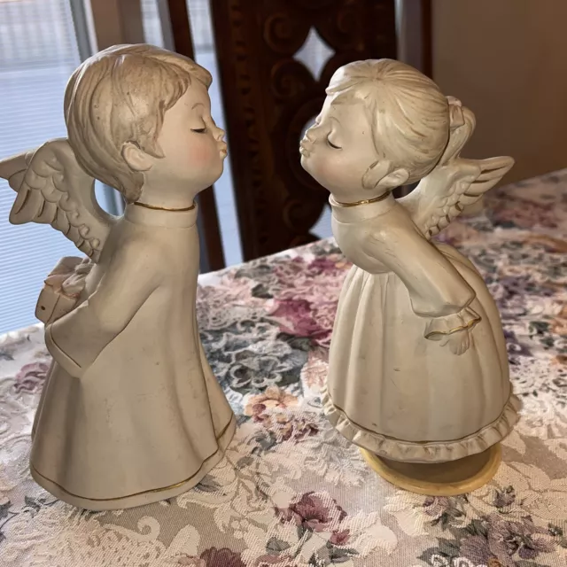 Vintage Musical Kissing Boy And Girl Angels Made In Japan