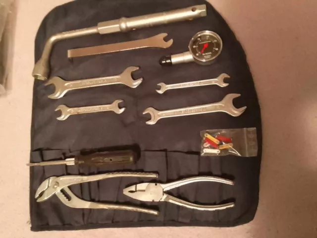 https://www.picclickimg.com/r3oAAOSw3Odlhxai/Mercedes-w124-cabriolet-tool-kit-with.webp