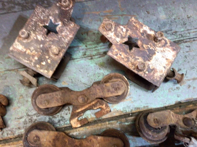 Lot Of Antique Vintage Barn Door Rollers And Brackets With Star 4