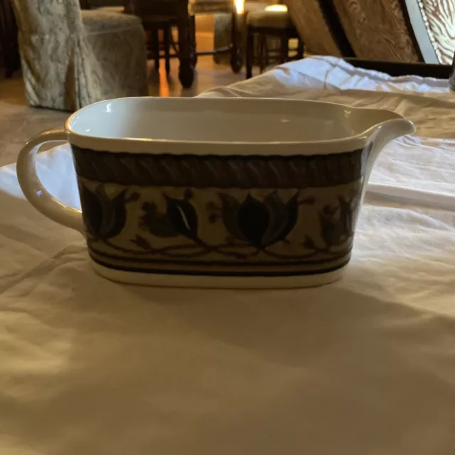 Desirable Mikasa Intaglio CAC01 ~ "Arabella" GRAVY BOAT EUC