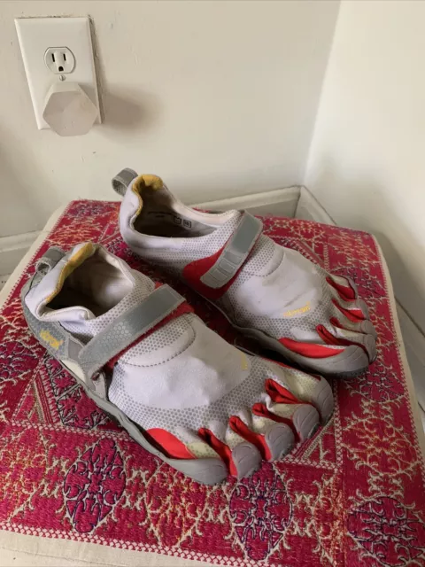 Vibram FiveFingers Classic Men Size 8 Gray Red Hiking Athletic Climbing Shoes