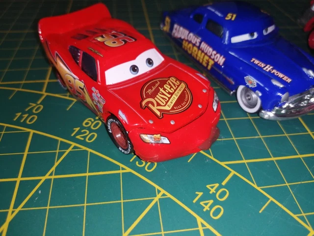 lot de  voitures cars disney pixar  mattel metal  d occasion 2