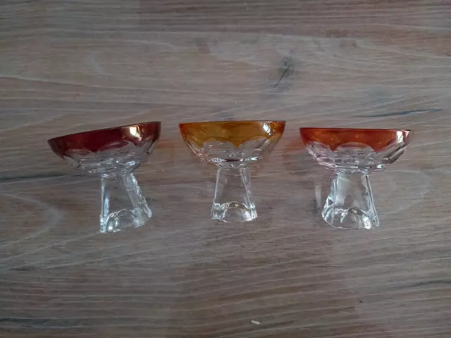 lot de 3 anciens verres à alcool cristal sur pied large,Roemer?