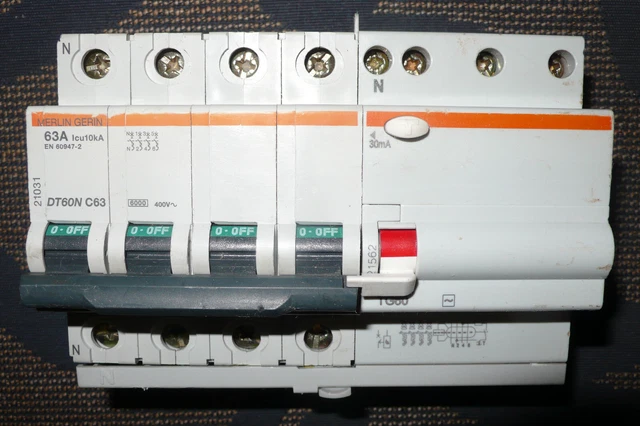 DISJONCTEUR DIFFERENTIEL TETRA 63A 30mA COURBE C, TYPE AC MERLIN GERIN