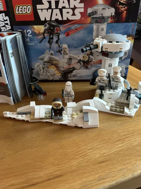 LEGO Star Wars Hoth Attack 75138 *incompleto*