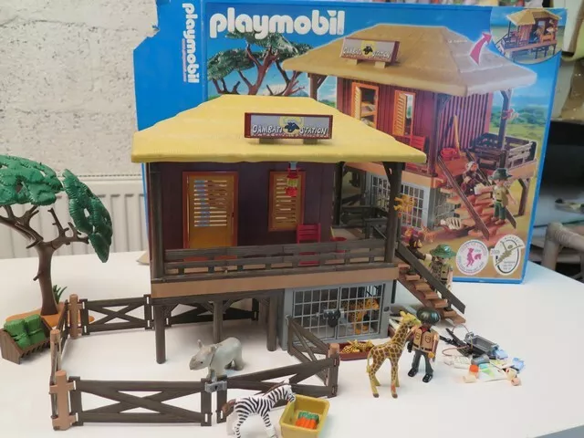 station Oambati safari animaux Afrique PLAYMOBIL référence 4826 complète à 99%