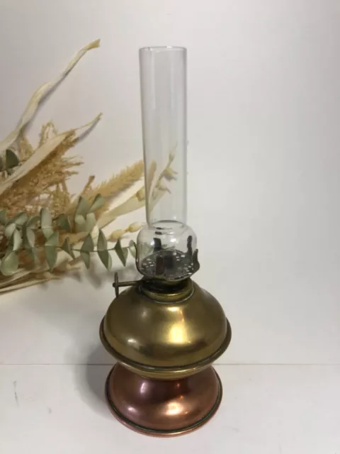 Petite lampe à huile / pétrole en laiton et cuivre