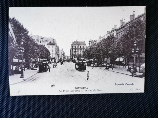 CPA 31 TOULOUSE - La Place Esquirol et la Rue de Metz