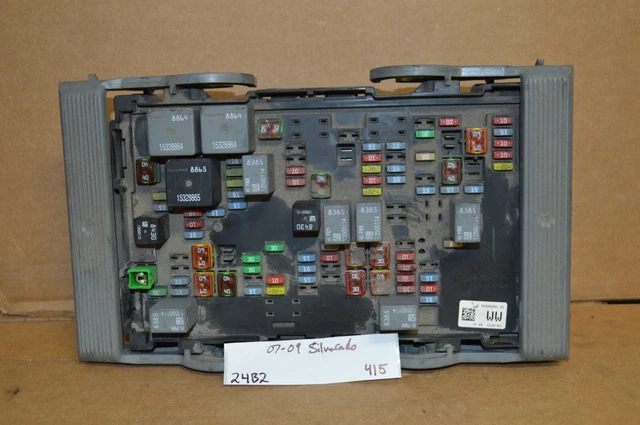 07-09 Chevrolet Suburban Yokon Fuse Box Junction OEM 25905683 Module 415-24b2