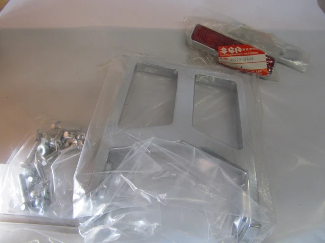 NOS Suzuki 1987 Intrus 700 NOS Droite Arrière Transporteur 46310-38a10