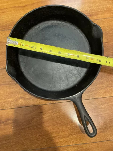 https://www.picclickimg.com/r5EAAOSwrxFlNoWG/Vintage-Unmarked-10-inch-Cast-Iron-Skillet-Double.webp
