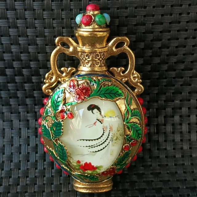 Beautiful art copper dragon ear inlay bead belle beauty Night glow snuff bottle