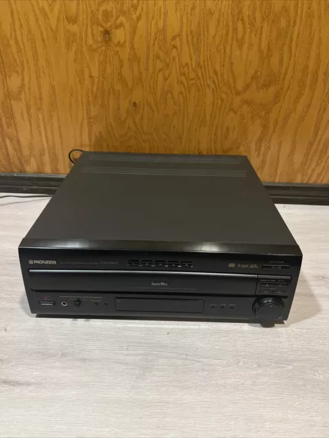 Pioneer CLD-M403 Laserdisc CD CDV Player No Remote TURNS ON FOR PARTS REPAIR