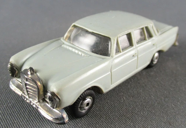 Miniature NOREV Mercedes 220 SE 1/86 : Microminiature Blanche, Charme Des Années 50