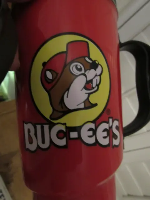 Bucees Deluxe Insulated Refillable 34oz Travel Mug Lid Red Cup Hot Cold Tumbler