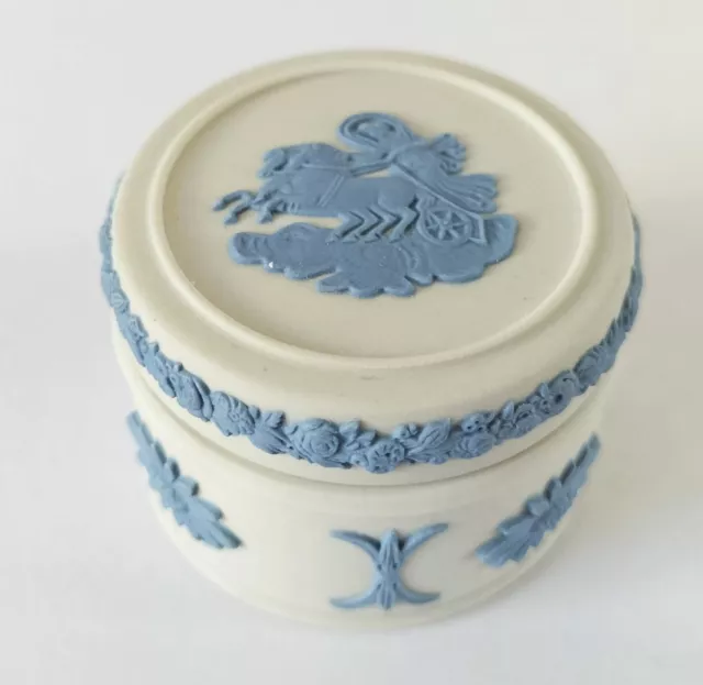 Wedgwood Azul sobre Blanco Jasperware Pastillero Caja