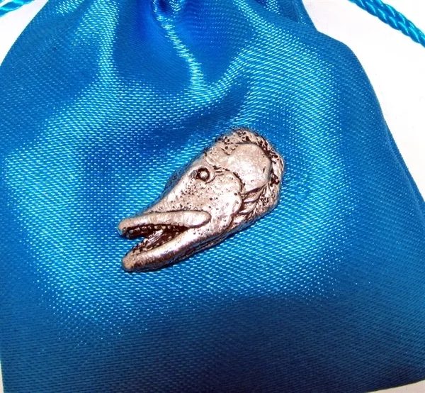 Lucio Cabeza Fish Finamente Hecho a Mano En Peltre Sólido En GB Pin de Solapa