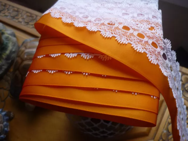 Stricken In Spitze Weiss Mit Tangerine Doppelseitigem Satinband 5 Mtrs. Neu