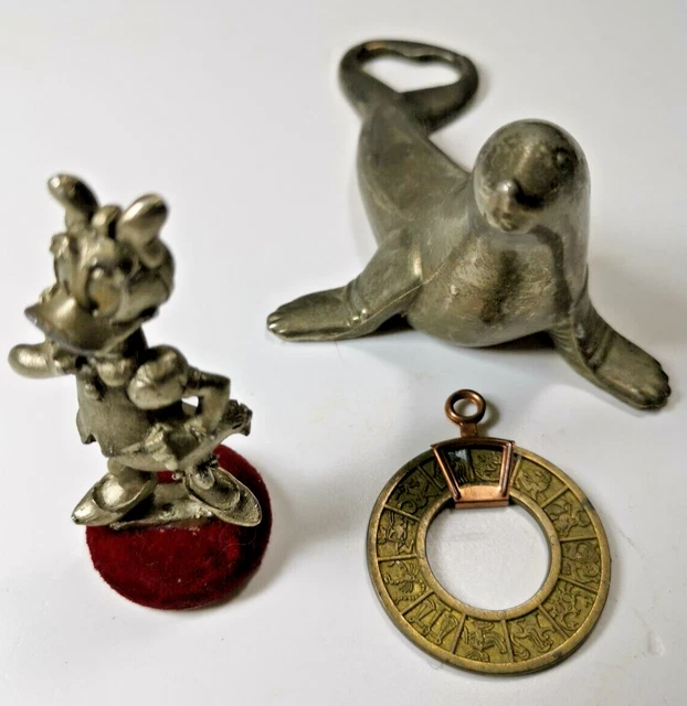 VINTAGE MINNIE MOUSE Disney SP Bar Ware Seal BO Zodiac Sign Pendant 19