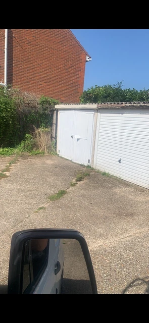 freehold garage for sale Dunstable 2
