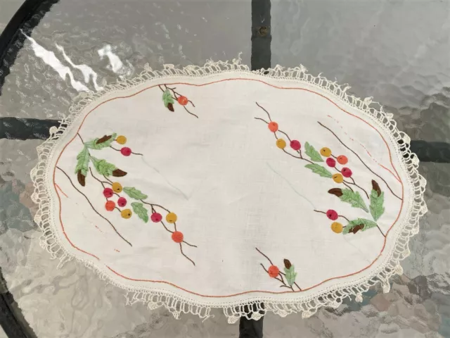 Vintage Embroidered Oval Linen Doily Doiley Doilie w Crochet Edge Cream Floral