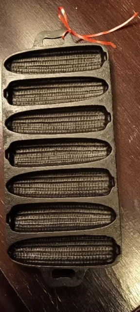 Cast Iron Corn Stick Cornbread Pan 7 Slot Marked: R & 2 🌽