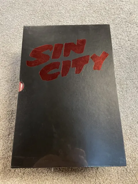 SIN CITY The Frank Miller Library Set II (4 Hardcover Books) in Slipcase sealed
