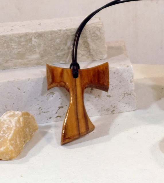 Pendentif Croix De Tau En Bois D'olivier - Collier Mi-long, Neuf, Réf 8017