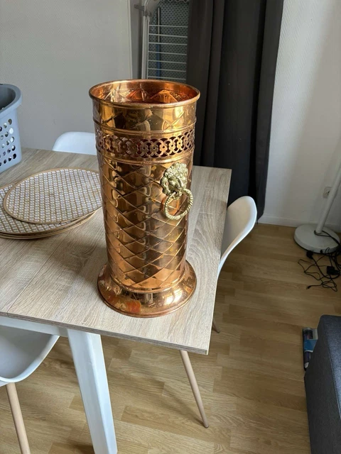 Porte-parapluies Ancien En Cuivre Avec Têtes De Lion – Vintage – Occasion