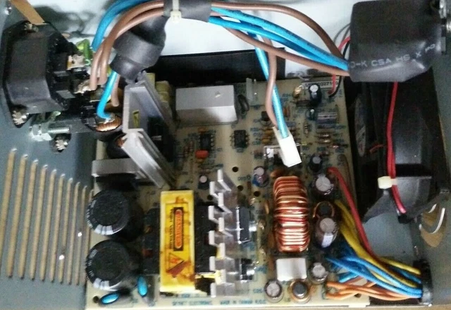 Kit Condensatori Per Ricondizionamento Amiga 500/500+ (Revisioni 3/5/6A/7/8/8A/8A1)