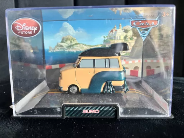 Disney Pixar CARS  DISNEYSTORE COLLECTOR 1/43 SUMO