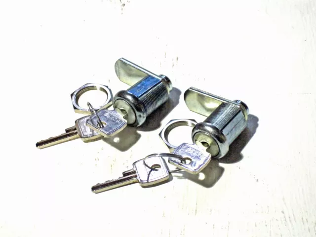 2 x POOL TABLE LOCKS WITH 4 KEYS