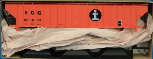 HO Scale - ACCURAIL 81491 ILLINOIS CENTRAL GULF P-S 3-Bay Covered Hopper - KIT