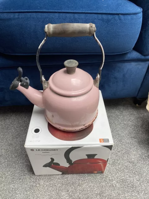 https://www.picclickimg.com/r7oAAOSwHdhleFfc/Le-Creuset-Stovetop-Whistling-Demi-kettle-Shell-pink.webp
