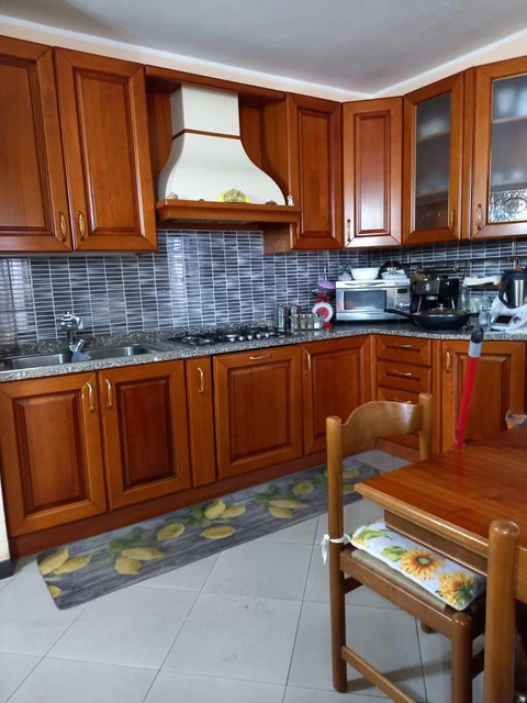 cucina completa di elettrodomestici usata