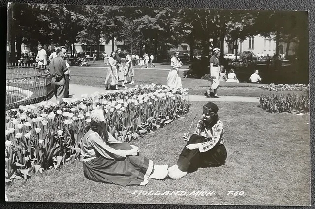 RPPC photo postcard, TULIP GARDEN, Holland, MI, 1930-1950's