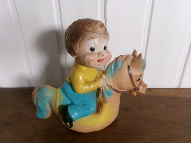 Ancien pouêt enfant sur un cheval à bascule 18 cm art 359