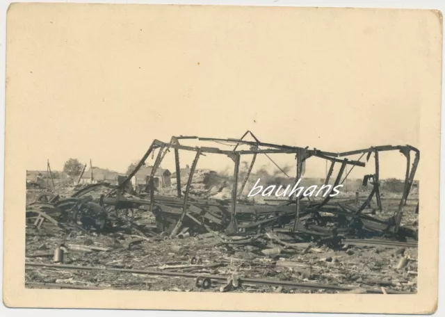 Foto Russland  zerstörte Bahnanlagen bei Orel  2.WK  (e188)