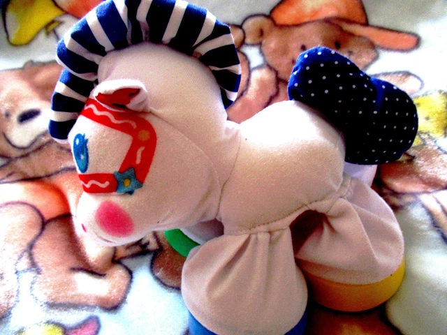 doudou peluche fisher price vintage  cheval poney blanc bleu rouge