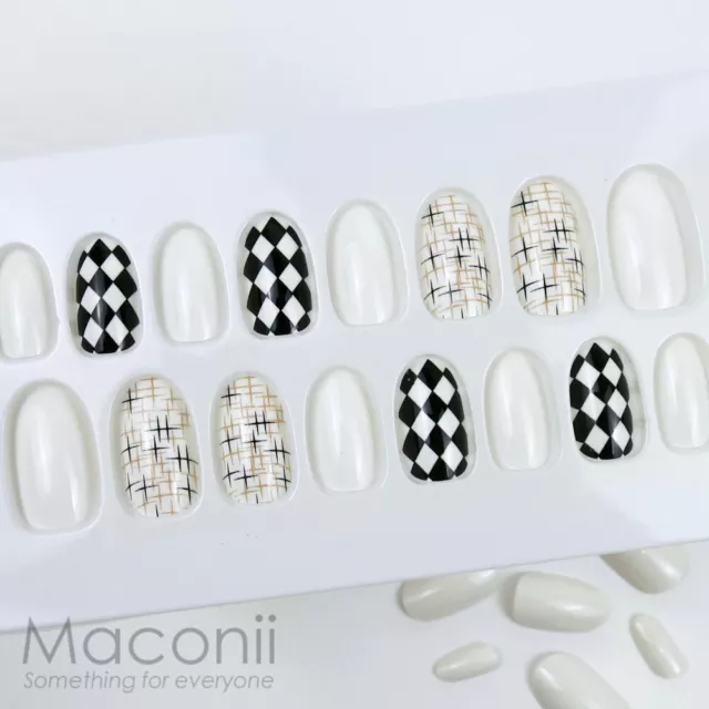 Press On Nails Oval Fairy Tale - White Creme Black Checkered Twill Star Set Kit