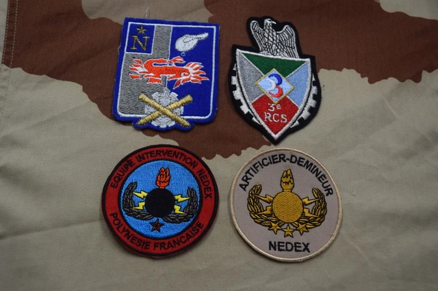 Lot de 13 patchs militaires – thermocollants