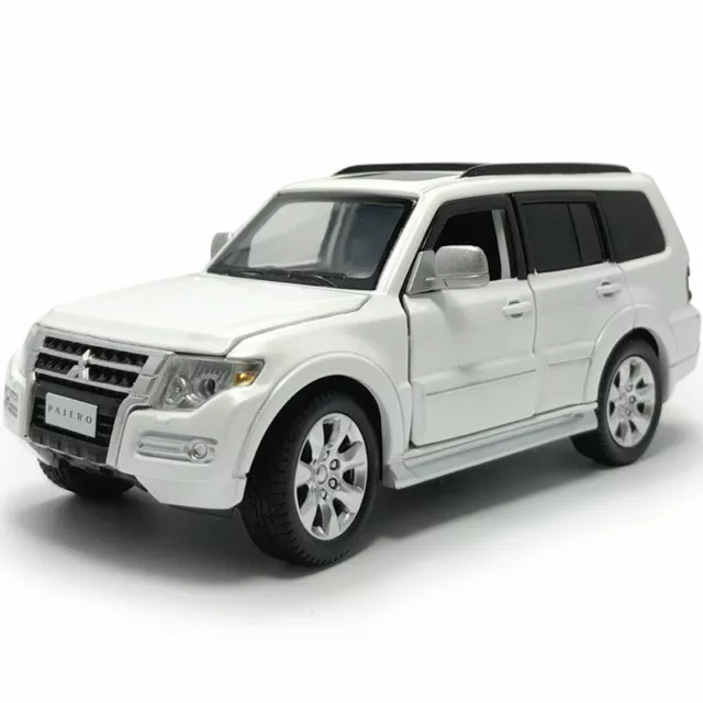 1/32 Scale Mitsubishi Pajero Model Car Diecast Vehicle Toy Car Kids Gift White