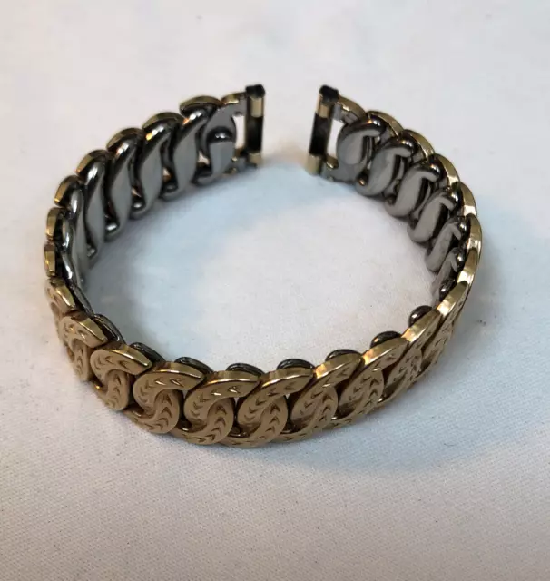 Vintage Champion Gold Tone Watch Band S Links Stretches Arrow Design